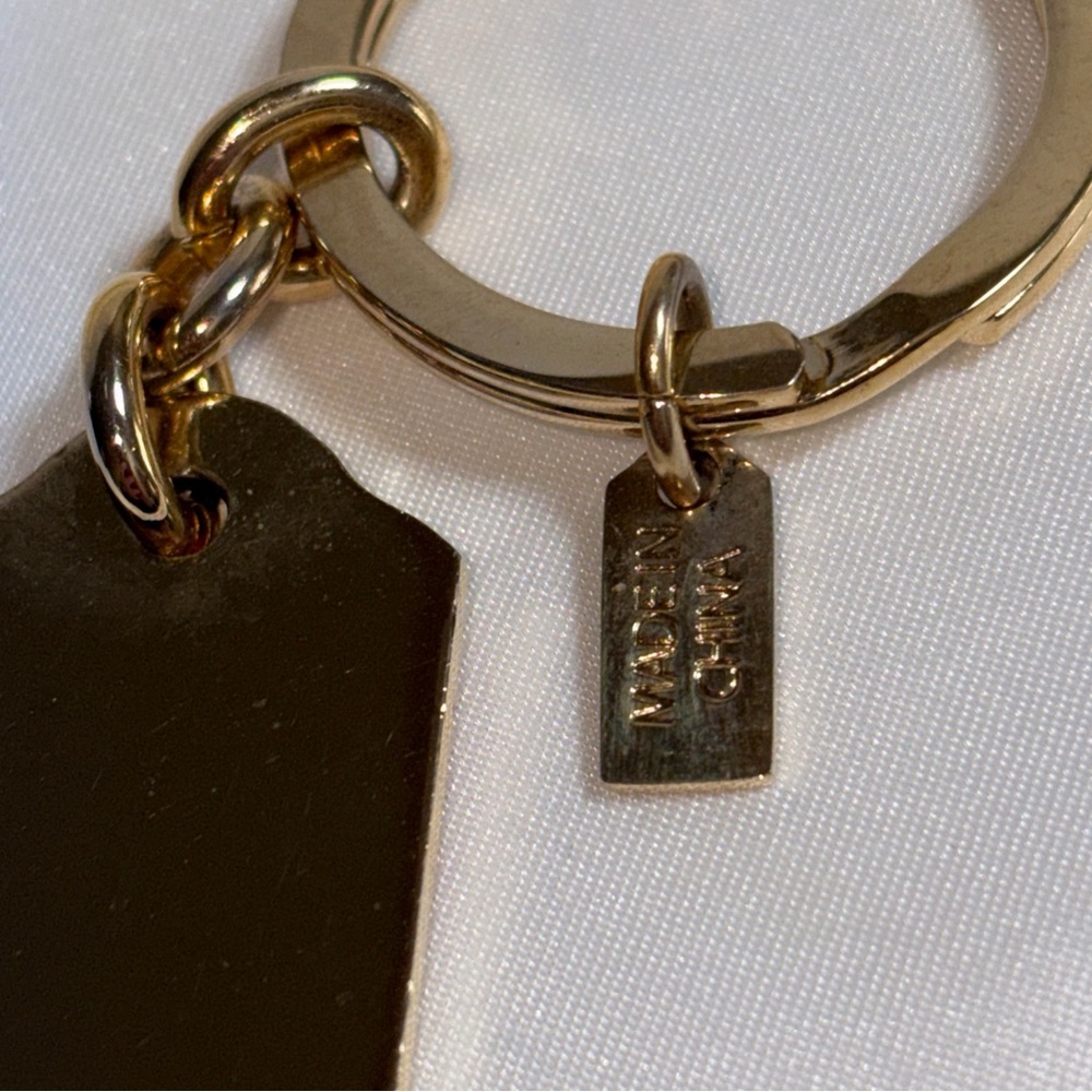 Vintage Coach Enamel Hang Tag Key Chain Red White 1990s - 2000s. - Picture 4 of 4